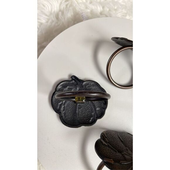 Pumpkin Napkin Rings Set of 4 Coppery Rustic Metal Fall Autumn About 2" x 2" - Picture 7 of 7